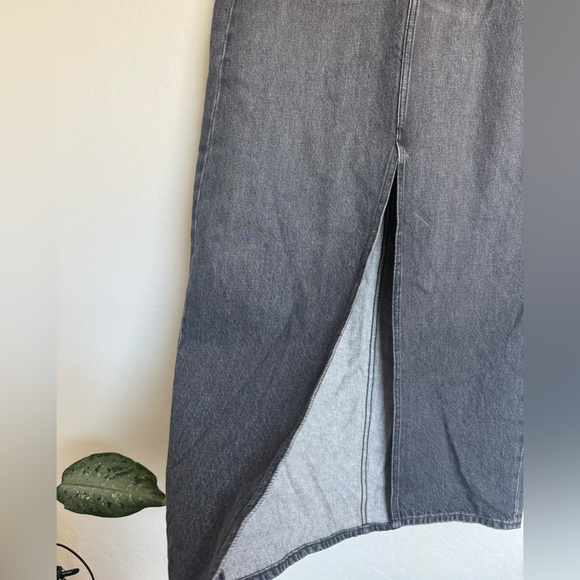 Levi’s Premium Denim ANKLE COLUMN SKIRT Maxi Jean Skirt, size 27 Black - Picture 4 of 7
